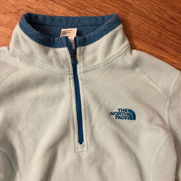 The North Face Women’s 1/4 zip fleece pull over - Picture 3 of 5
